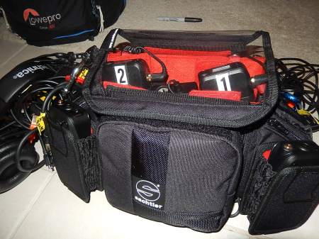 Small audio bag and contents (6)