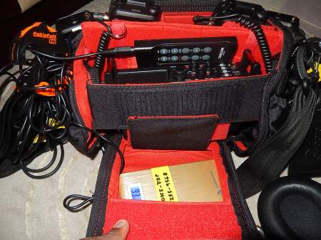 Small audio bag and contents (7)